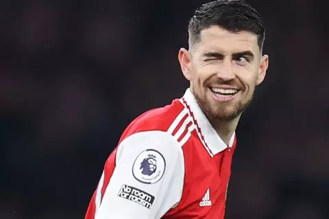 جورجينيو: لا أعلم من وراء شائعات رحيلي عن أرسنال.. وخسارة الدوري درس مهم